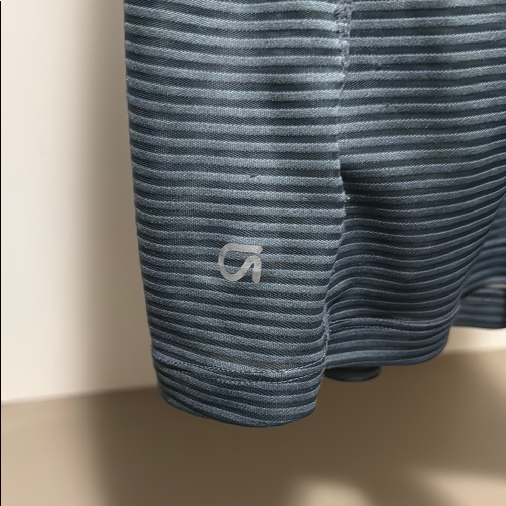 GAP Gray Tank Top - Picture 3 of 4
